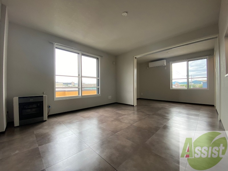 居室・リビング　広くてきれいなリビングです！快適に過ごせそうですね。