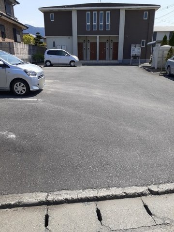 駐車場　駐車スペースもあります☆