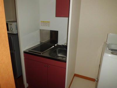 キッチン　電気コンロ付のミニキッチン。