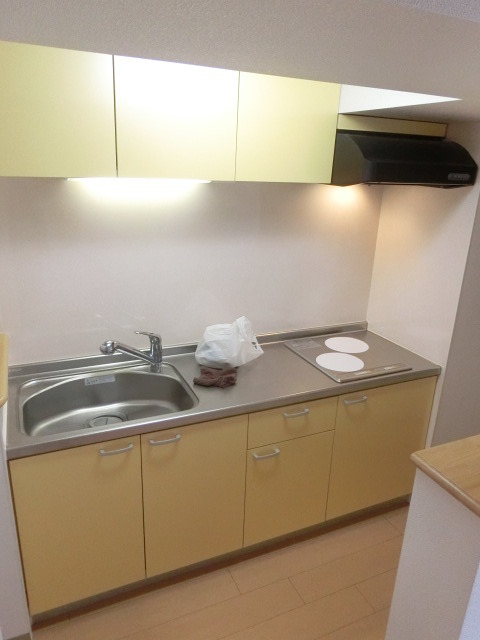 キッチン　ＩＨ２口のシステムキッチンです。