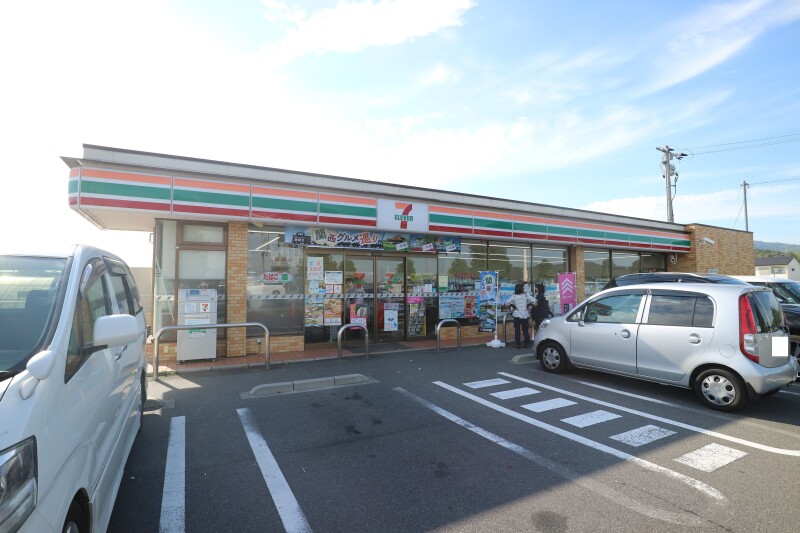 コンビニ　セブンイレブン　倉敷インター店（コンビニ）まで668m