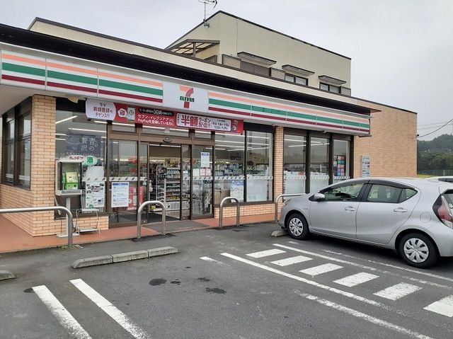 コンビニ　セブンイレブン北茨城インター店（コンビニ）まで1100m