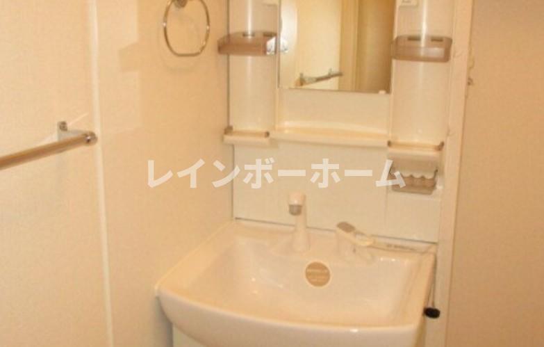 洗面設備　脱衣スペースもあります