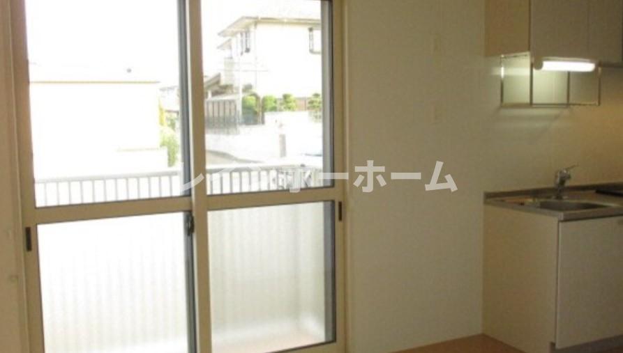 居室・リビング　こちらのリビングで趣味の時間をお楽しみください