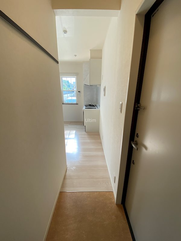 玄関　別部屋のお写真です。ご参考までに！