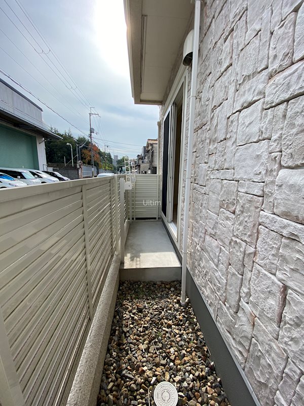 バルコニー　別部屋のお写真です。ご参考までに！