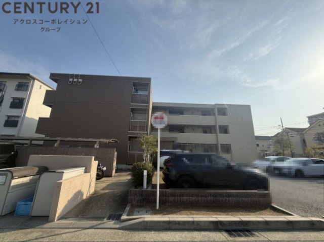 建物外観　オートロック、防犯カメラ完備☆