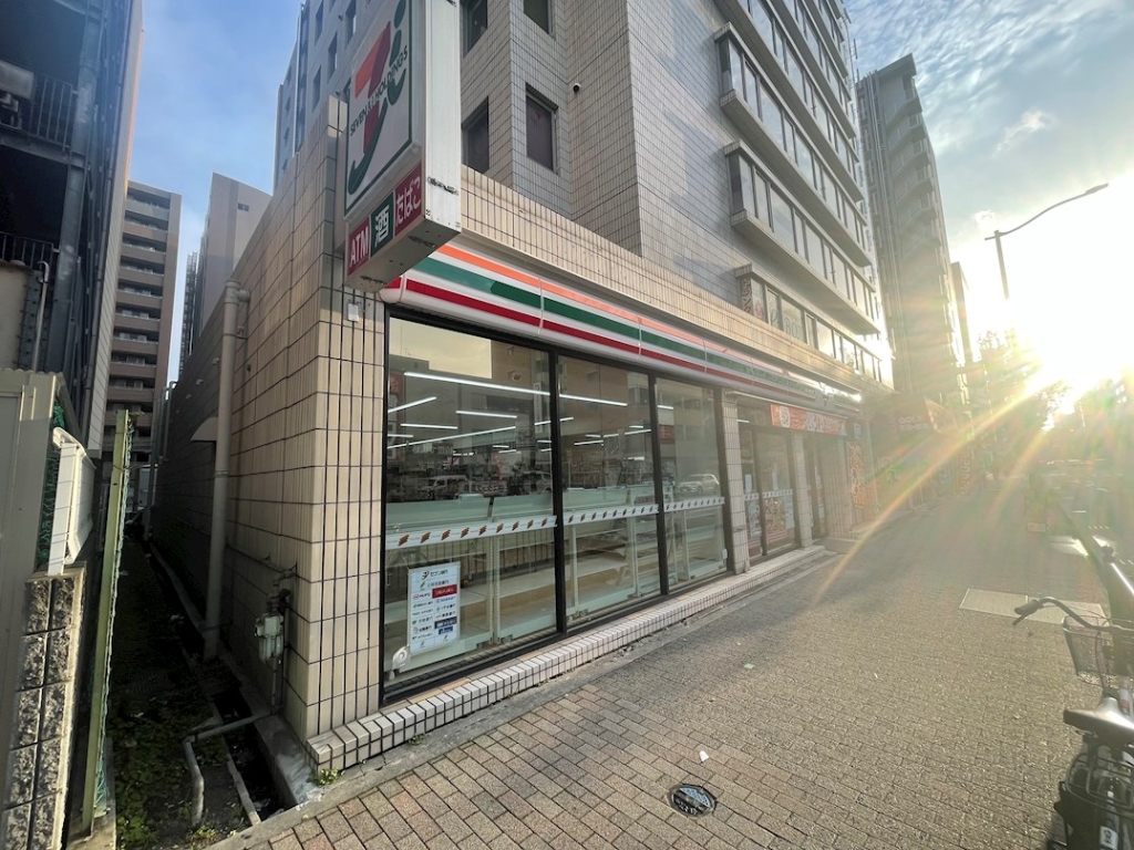 コンビニ　セブン-イレブン 吹田広芝町店（コンビニ）まで243m