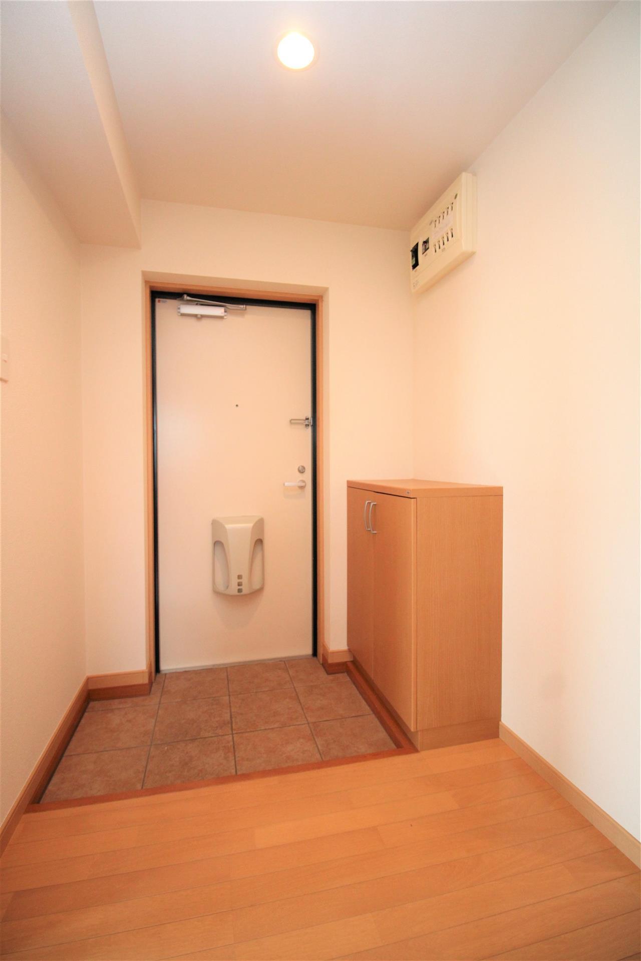 玄関　玄関※実部屋は反転
