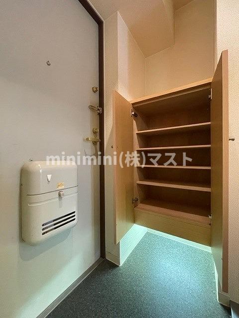 玄関　※建物内別間取参考写真