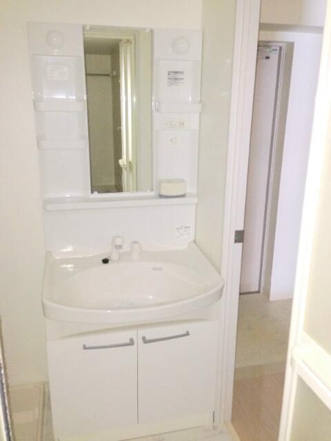 洗面設備　広い洗面スペース