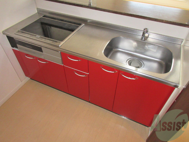 キッチン　大きめのキッチンは、料理がしやすく、嬉しいですね。