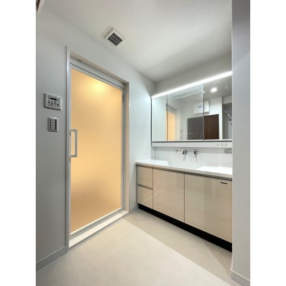 洗面設備　※別部屋写真、現況優先