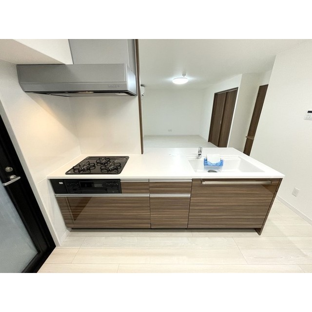 キッチン　※別部屋写真、現況優先