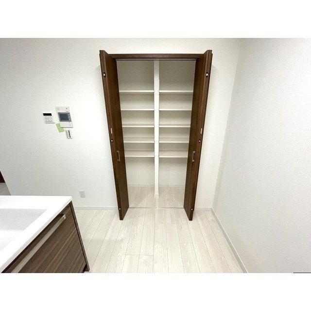 収納　※別部屋写真、現況優先