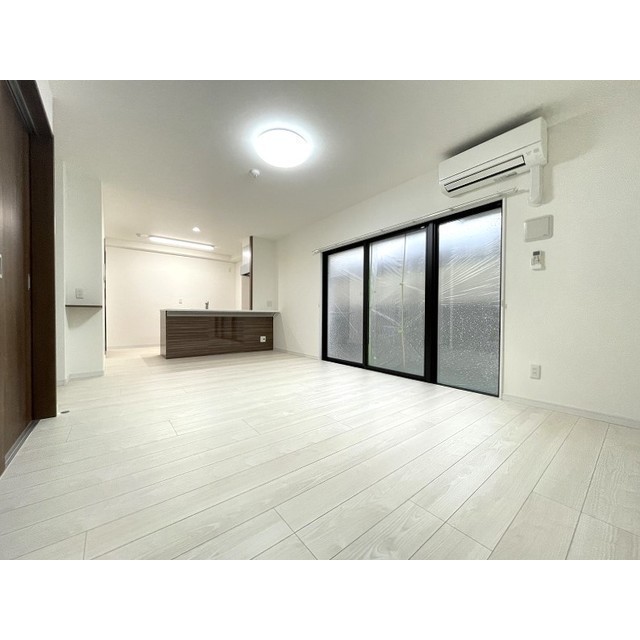 居室・リビング　※別部屋写真、現況優先