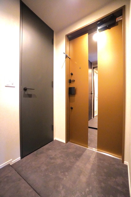 玄関　※写真は同タイプ住戸です。
