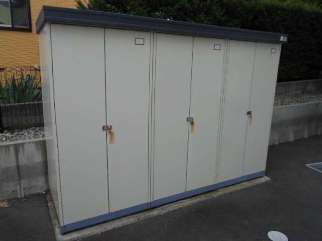 その他設備　各戸個別の屋外物置完備（冬用タイヤ等収納可能）