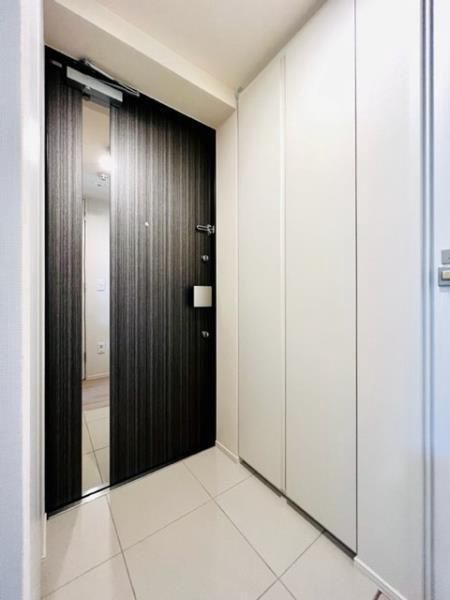 玄関　Ｂｒｉｌｌｉａ　ｉｓｔ　赤羽　北区岩淵町