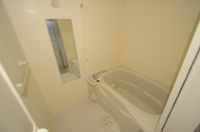 バス・シャワールーム　清潔感のある浴室です♪
