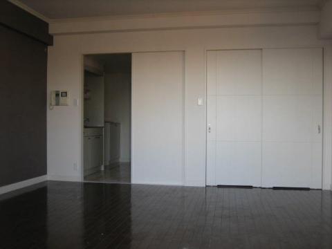 居室・リビング　室内