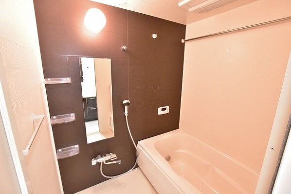 バス・シャワールーム　★追焚機能＆浴室乾燥機付き浴室★