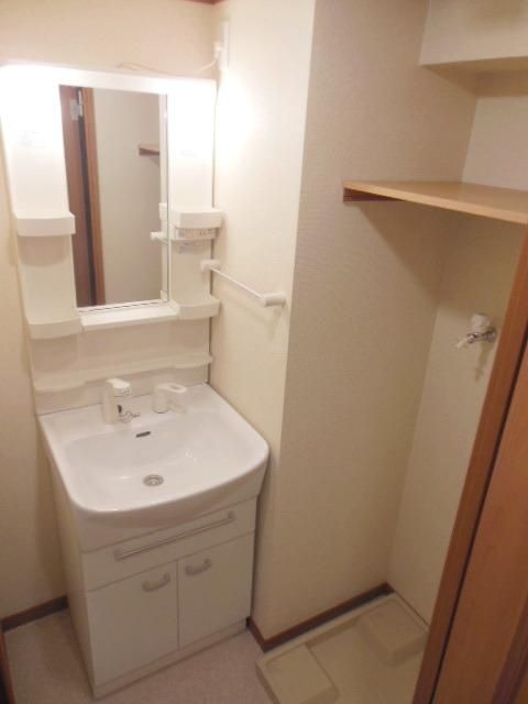 洗面設備　～洗面脱衣所のスペースも十分～