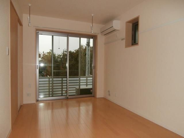 居室・リビング　フローリング！