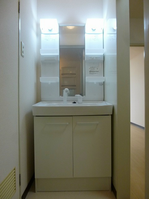 洗面設備　写真は別号室です