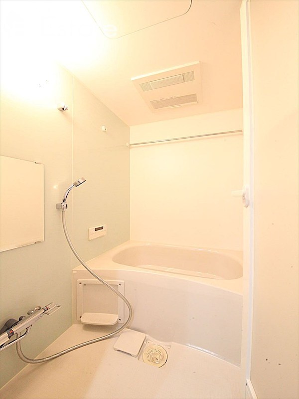 バス・シャワールーム　バスルーム