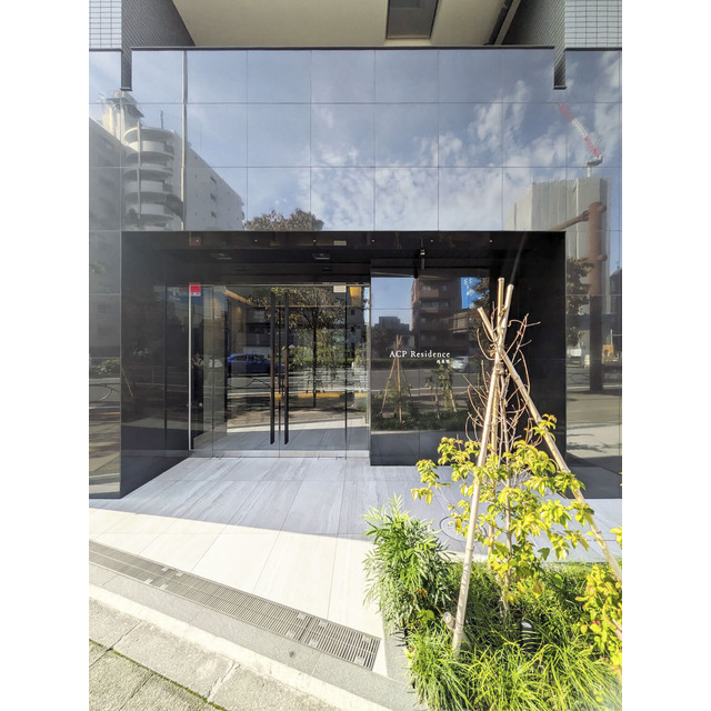 エントランス　落ち着いたエントランスです