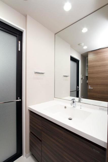 洗面設備　※写真は同タイプ住戸です。