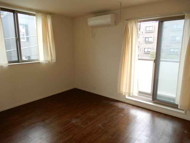 居室・リビング　12.4帖の洋室