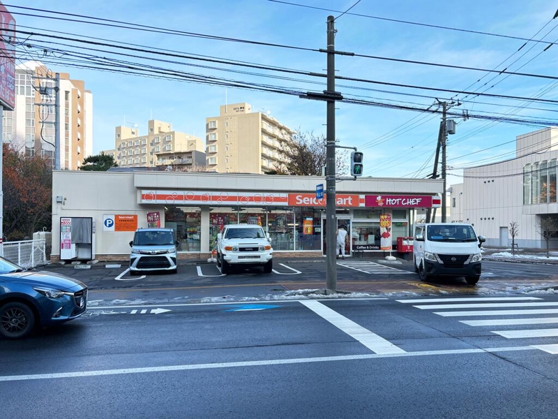 コンビニ　セイコーマート琴似駅北口店（コンビニ）まで390m