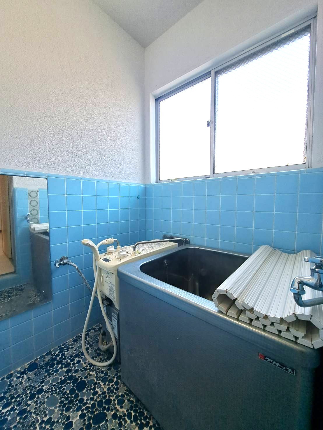 バス・シャワールーム　窓付きで明るいバスルーム♪