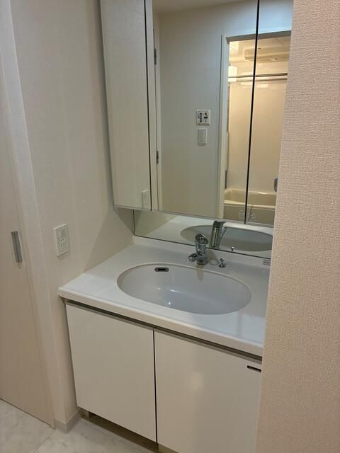 洗面設備　※別部屋の参考写真です。