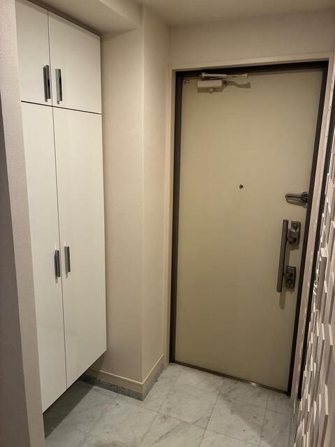 玄関　※別部屋の参考写真です。