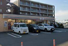コンビニ　セブンイレブン海老名かしわ台駅前店（コンビニ）まで137m