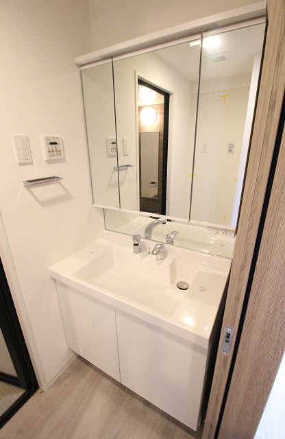 洗面設備　別の部屋の写真です