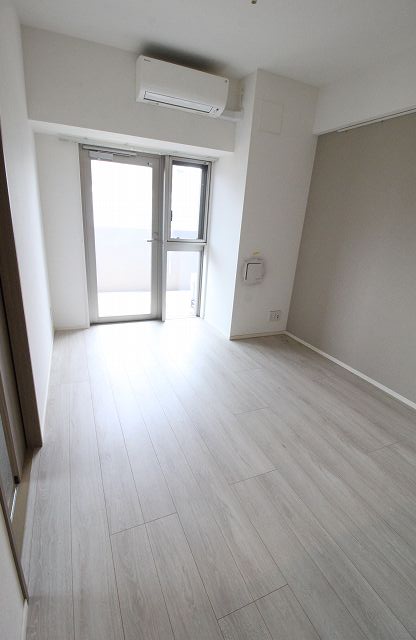 居室・リビング　別の部屋の写真です