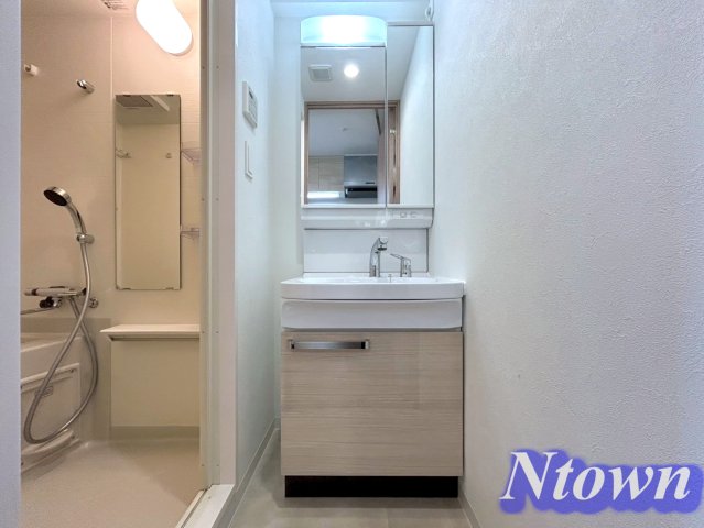 洗面設備　独立洗面化粧台付き