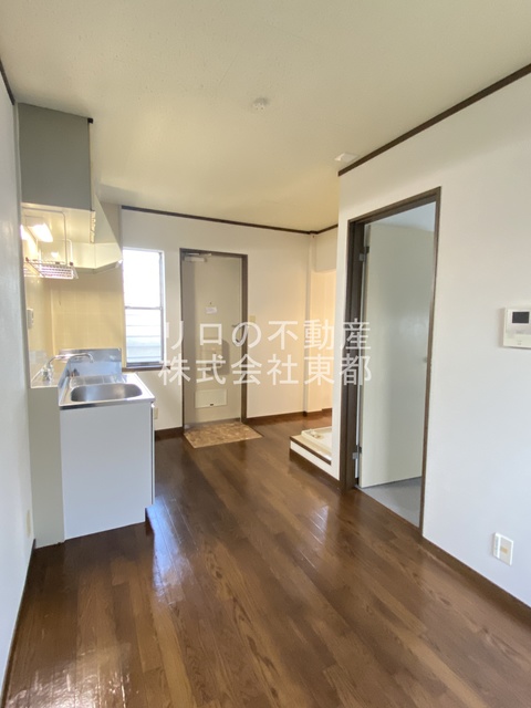 居室・リビング　キッチンひろびろ、自炊派におすすめのお部屋です♪