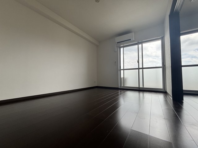 居室・リビング　※同物件別号室参考写真