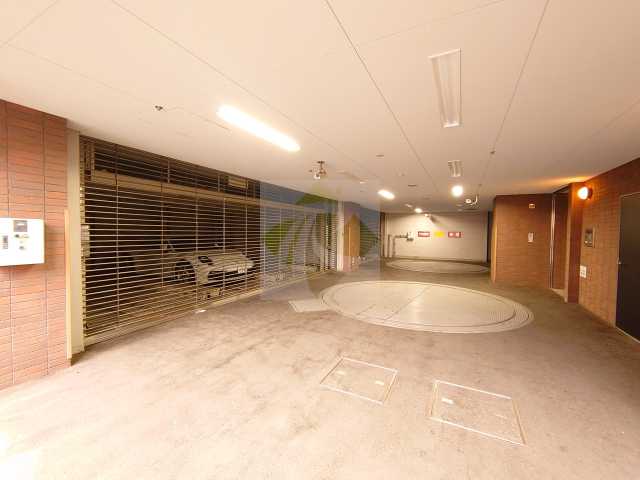 駐車場　レジディア代官山