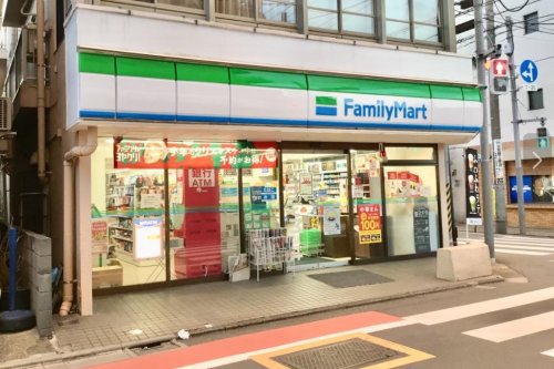 コンビニ　ファミリーマート 杉並宮前三丁目店（コンビニ）まで525m