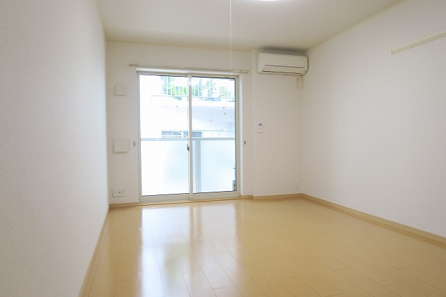 居室・リビング　エアコン付きで初期費用を抑えたい方にもおすすめです。