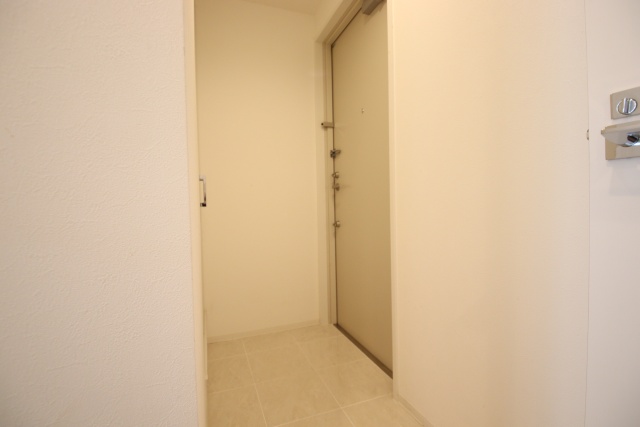 玄関　※別室の参考写真の為、現況優先です。