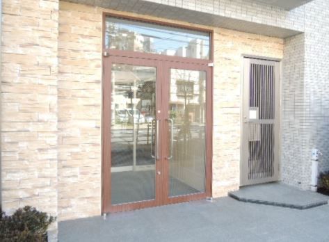 エントランス　メゾンTADO　荒川区西日暮里5