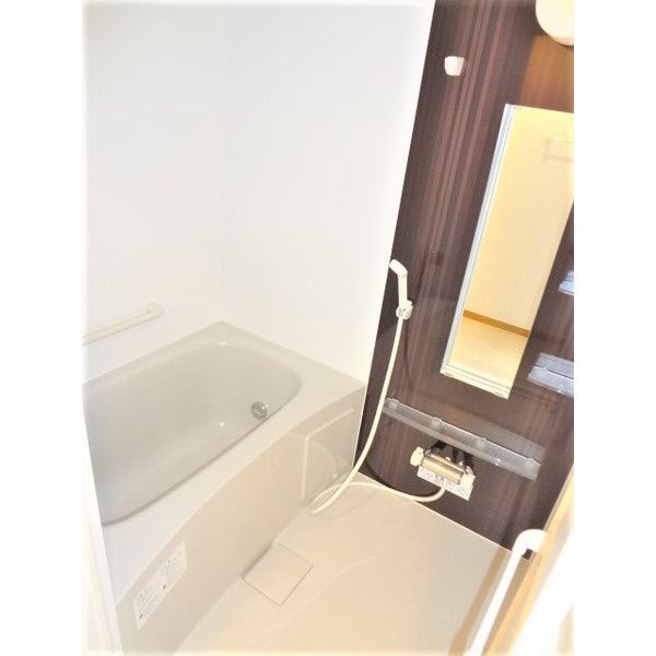 バス・シャワールーム　メゾンTADO　荒川区西日暮里5