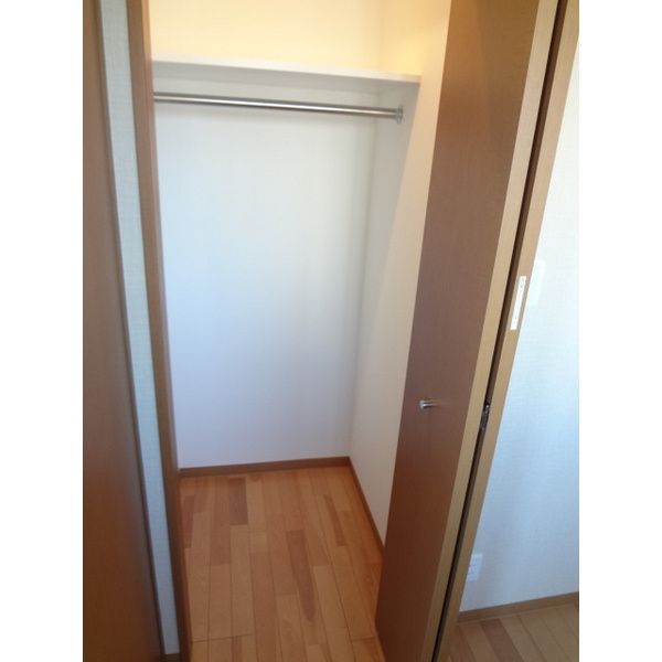 収納　メゾンTADO　荒川区西日暮里5